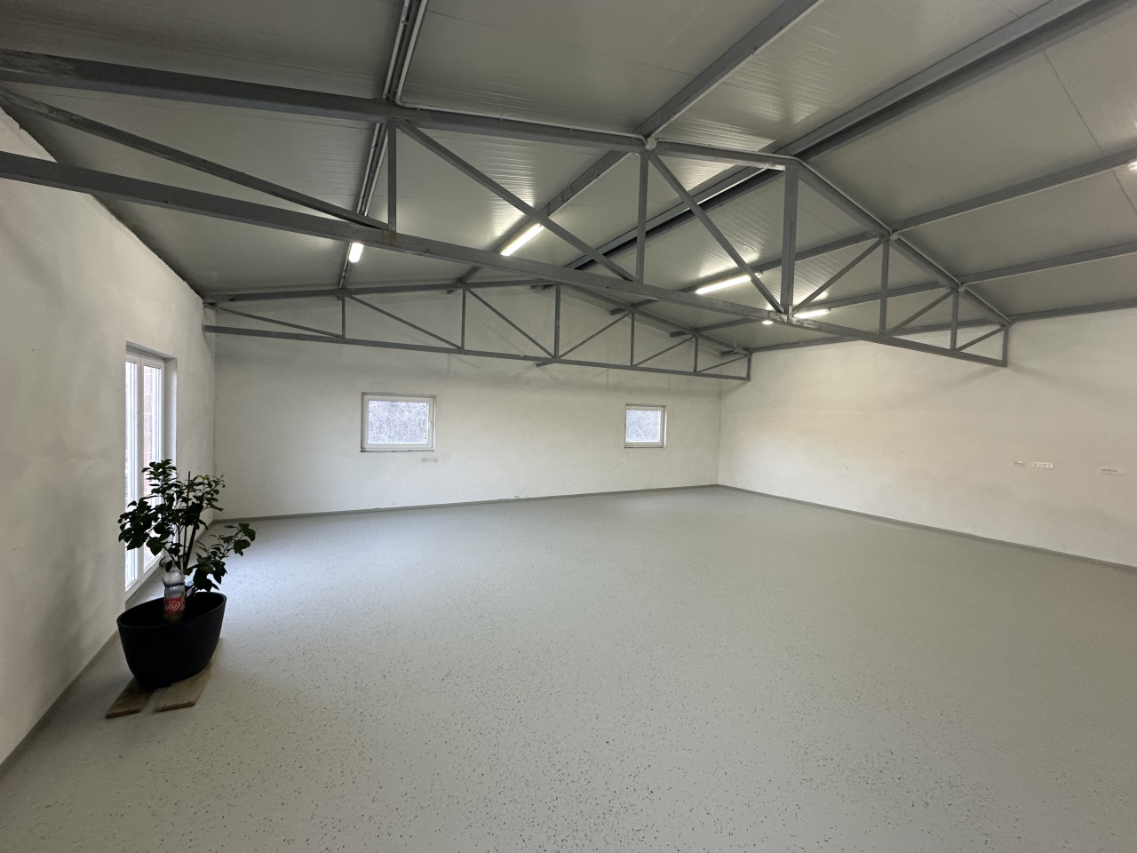 Poslovni objekat za najam - cca 450 m2 6