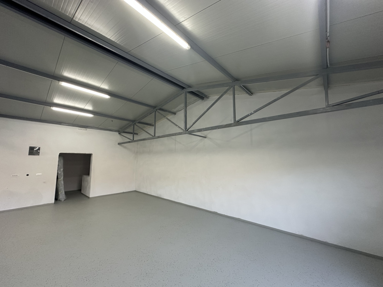 Poslovni objekat za najam - cca 450 m2 7