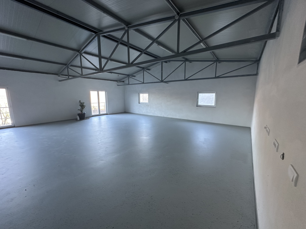 Poslovni objekat za najam - cca 450 m2 8