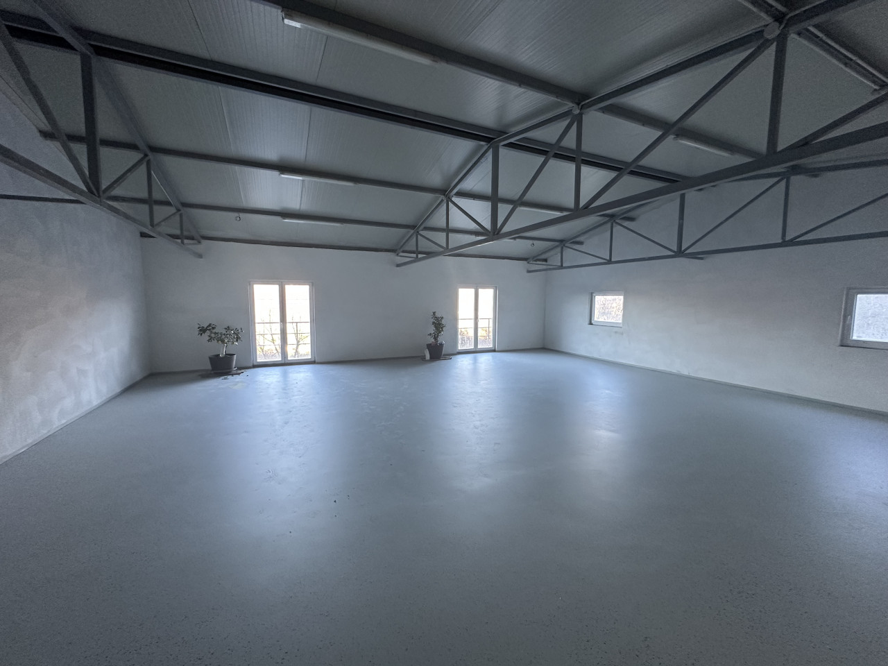 Poslovni objekat za najam - cca 450 m2 9