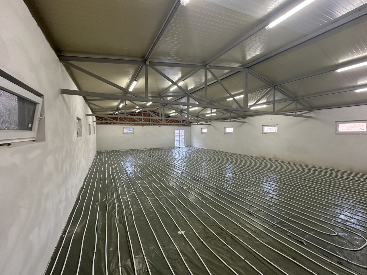 Poslovni objekat za najam - cca 450 m2 13