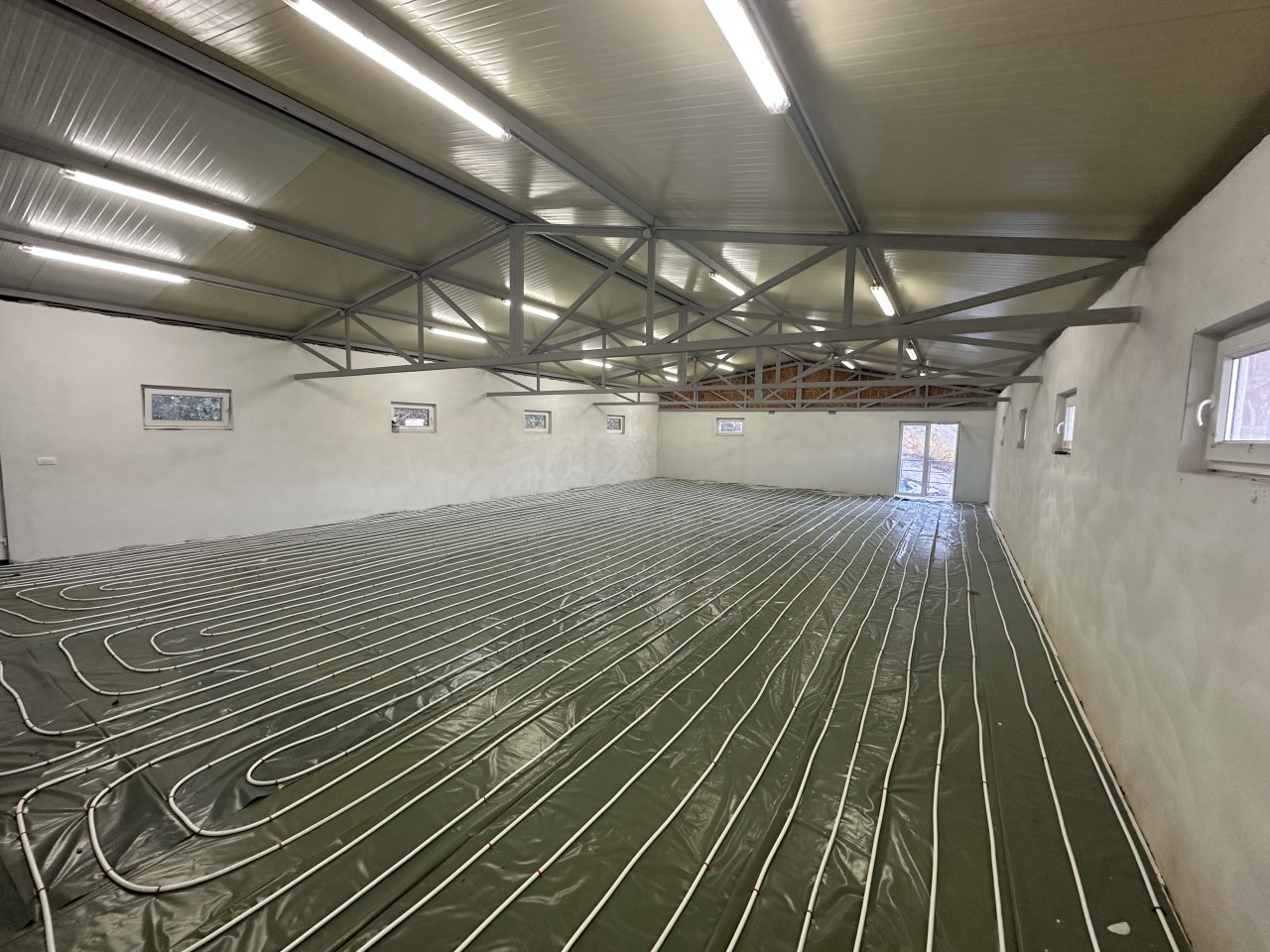 Poslovni objekat za najam - cca 450 m2 15
