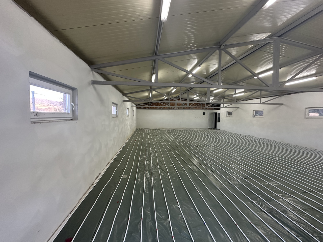 Poslovni objekat za najam - cca 450 m2 17