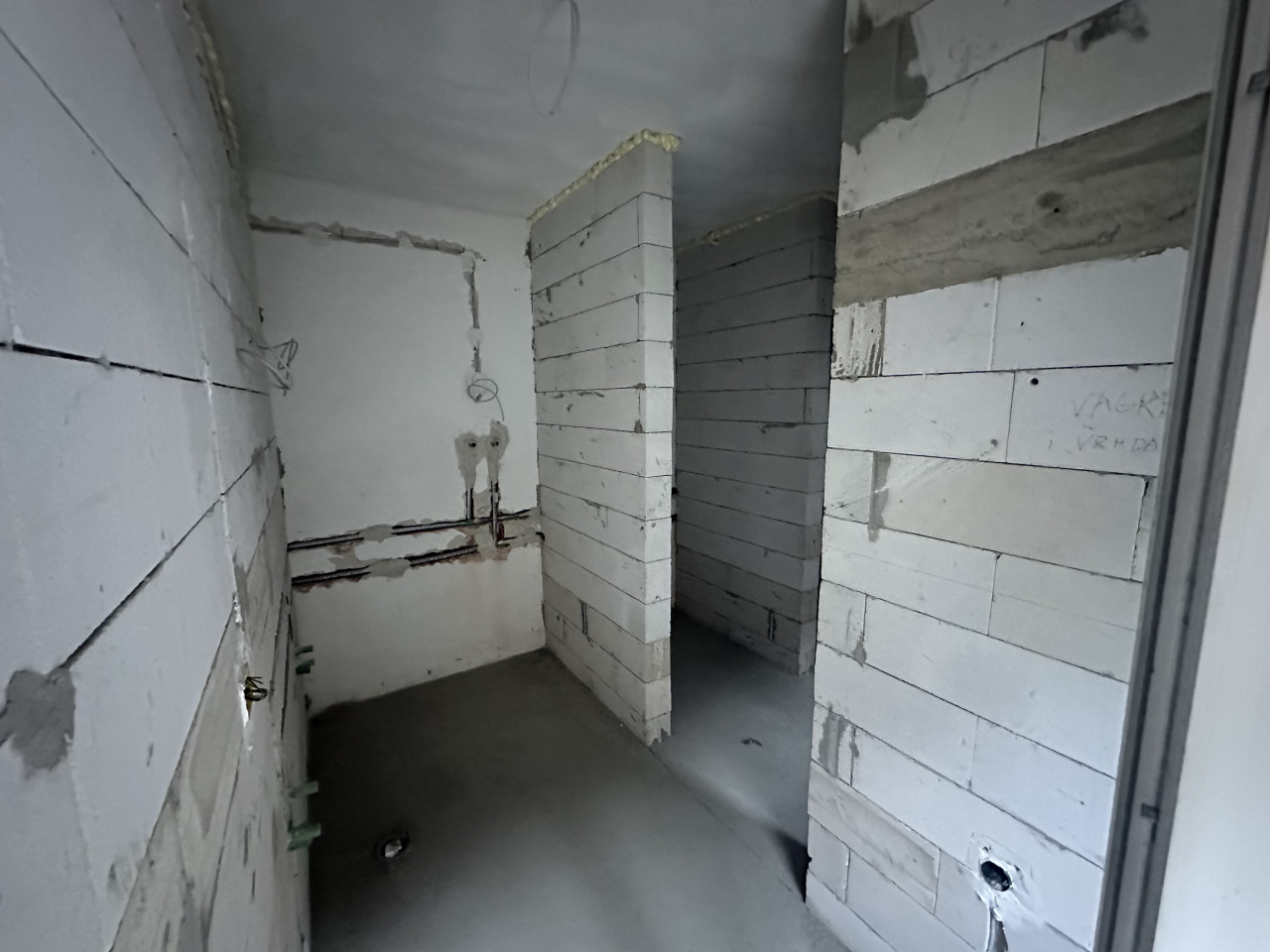 Poslovni objekat za najam - cca 450 m2 25