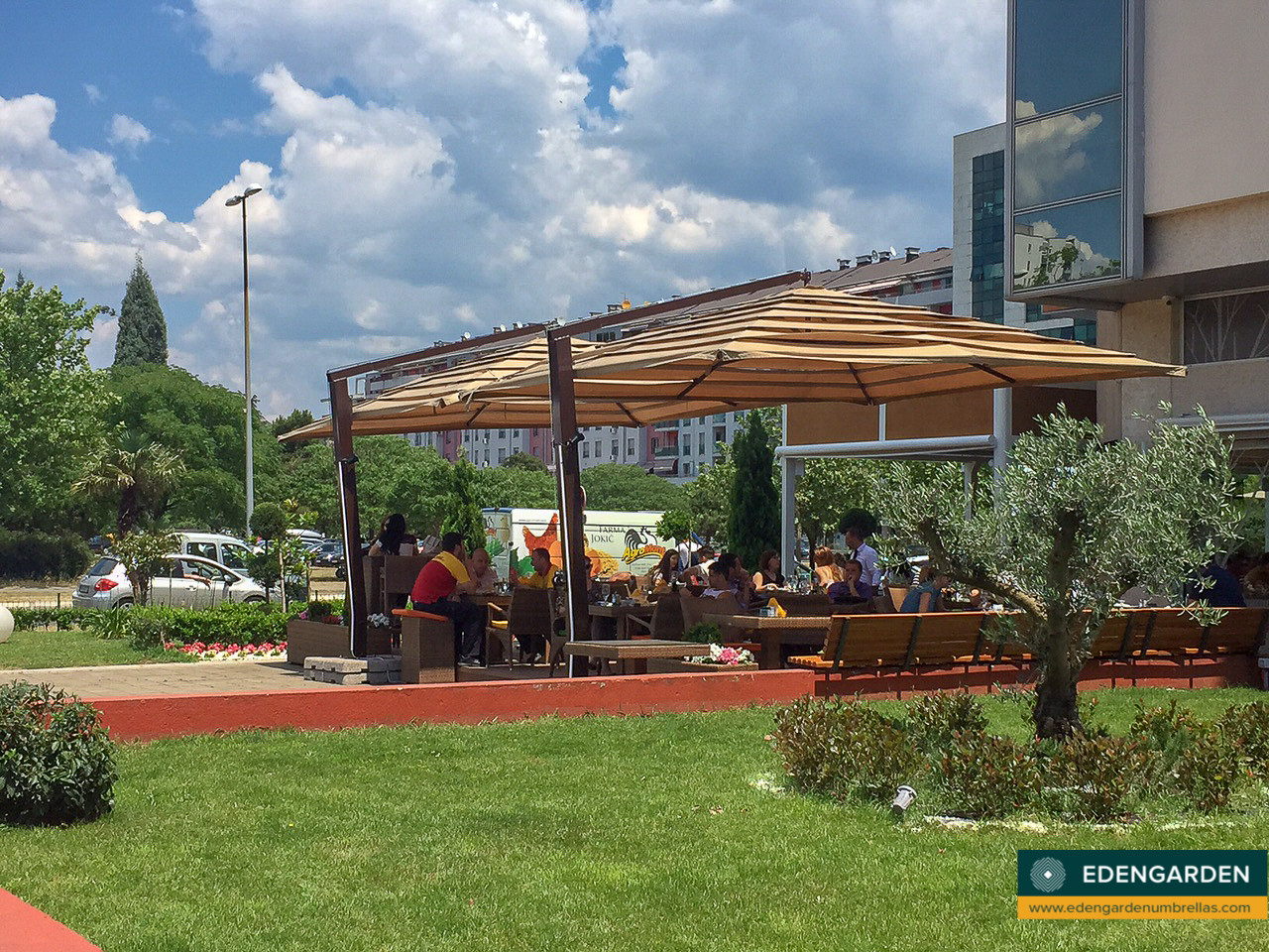 Proizvodnja Baštenskih Suncobrana za Restorane Hotele