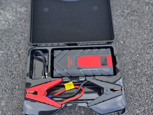 DIGITALNI JUP STARTER ZA AUTO 12V ZA DIZEL I BENZIN MOTORE