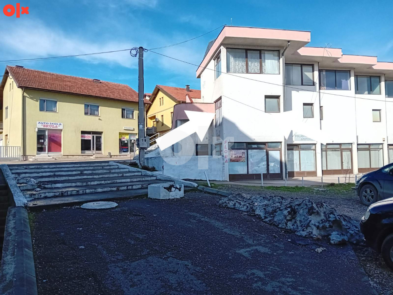 Magacin pored zelene pijace