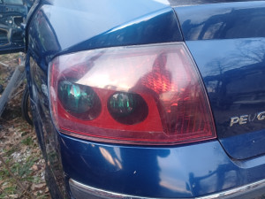 Stop svjetla stolke pezo 407 limuzina lijevo desno