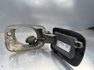 Poklopac rezervoara Audi A4 B8 (fotografija 3)