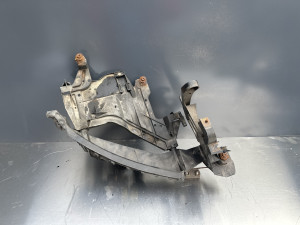 Nosac fara Audi A4 B8 2012 (fotografija 2)