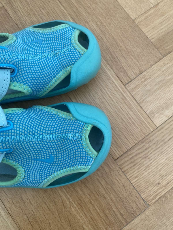 NIKE sandale br 25