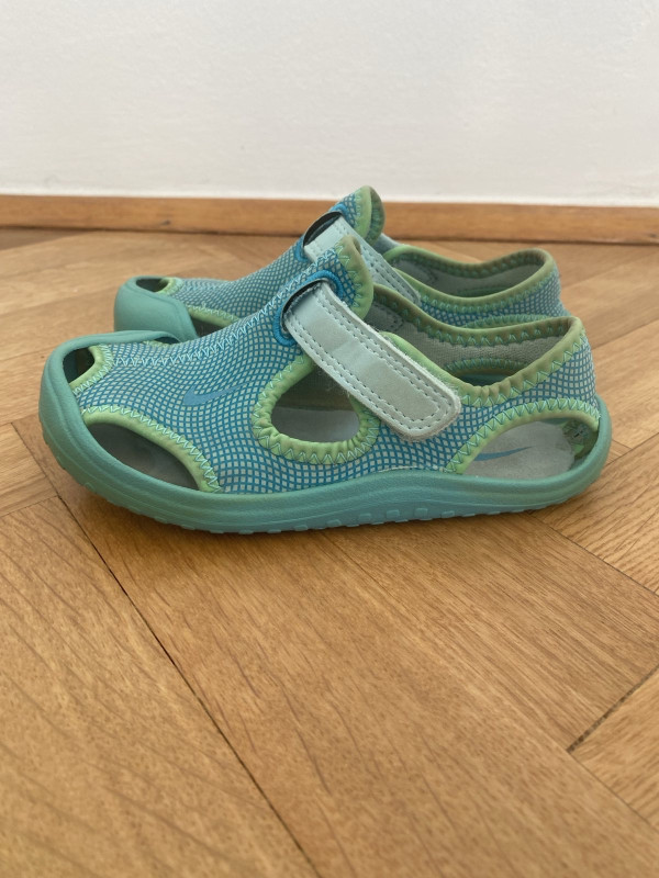 NIKE sandale br 25