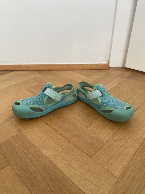 NIKE sandale br 25