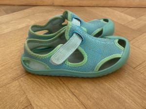 NIKE sandale br 25