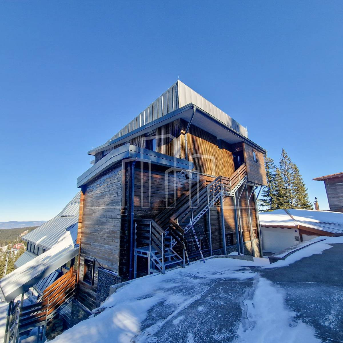 Jedinstven Penthouse apartman  Jahorina prodaja 36