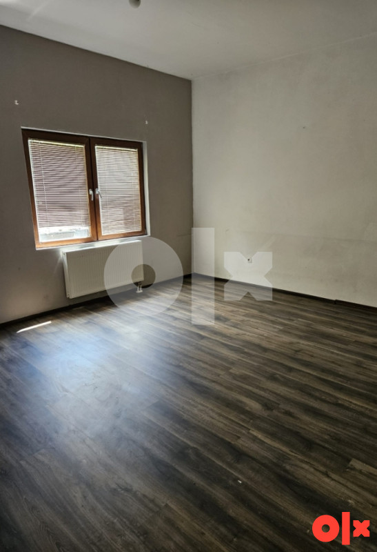 Stambeno Poslovni Prostor Ilidza 4sprat 1000m2 Sokolovic Kolonija 16