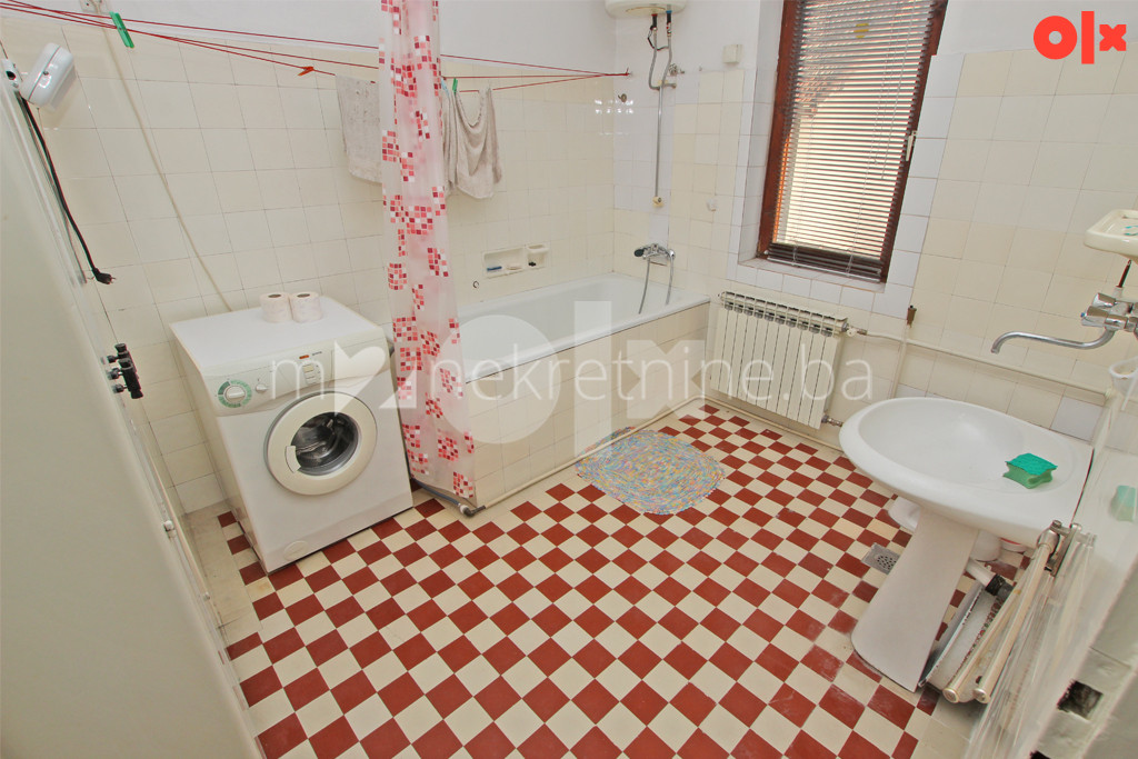 m2: Alifakovac / Stari Grad / Stambeni objekat 250m2 11