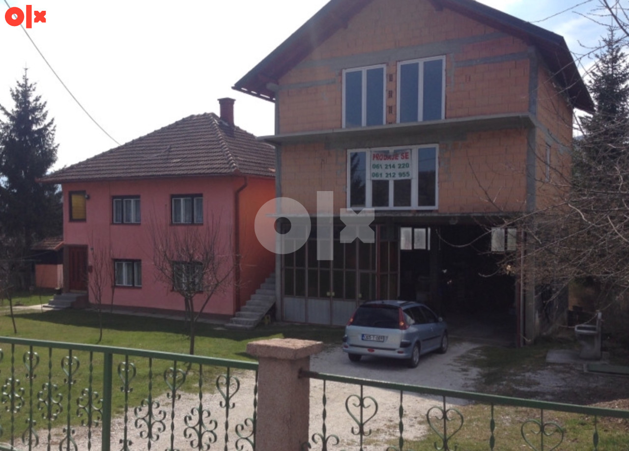 Kuća Rakovica stambeno poslovna uz samu cestu