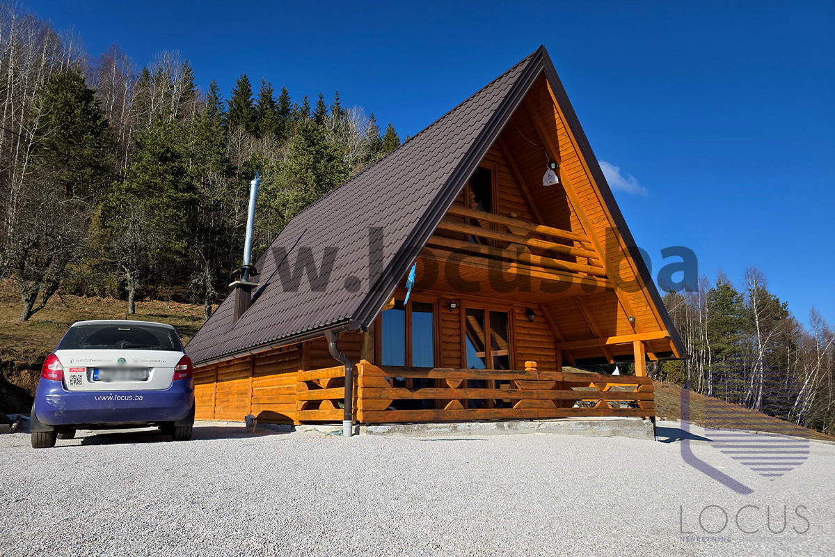 LOCUS: Prelijepa vikendica na parceli 4.000m2, Nišići pnk 2