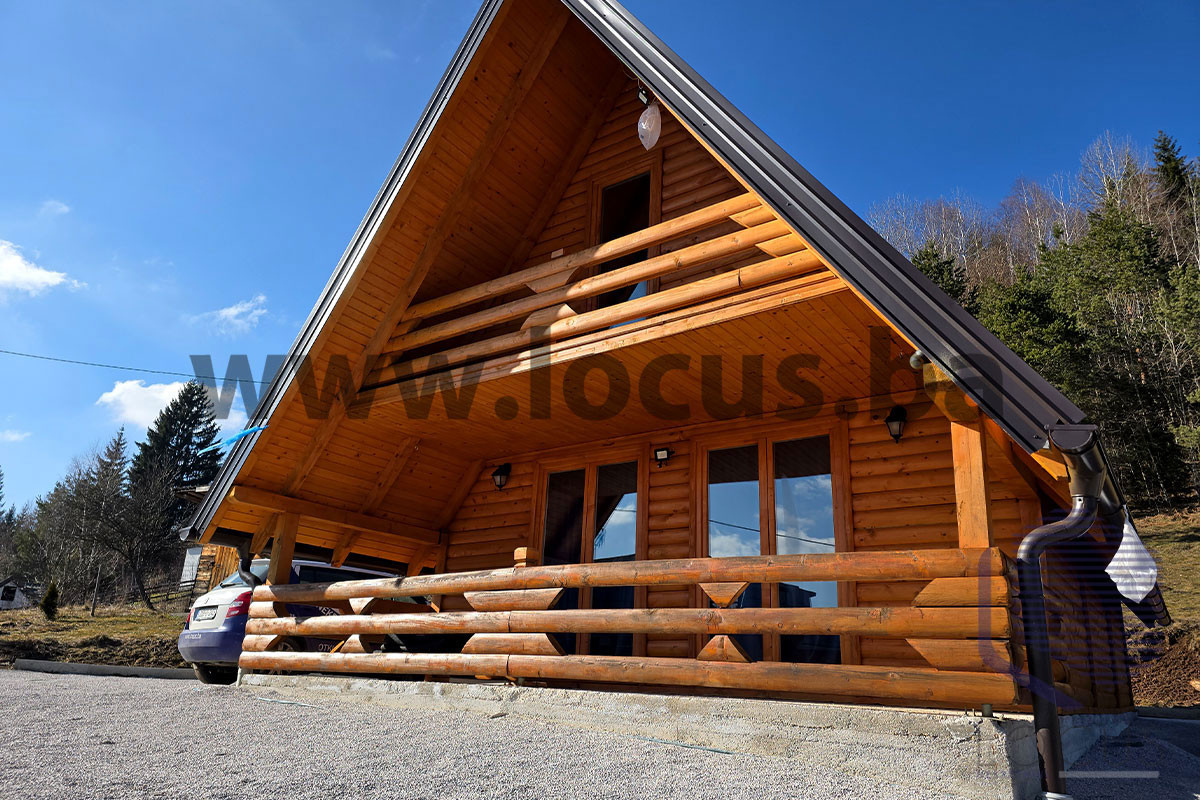 LOCUS: Prelijepa vikendica na parceli 4.000m2, Nišići pnk 3