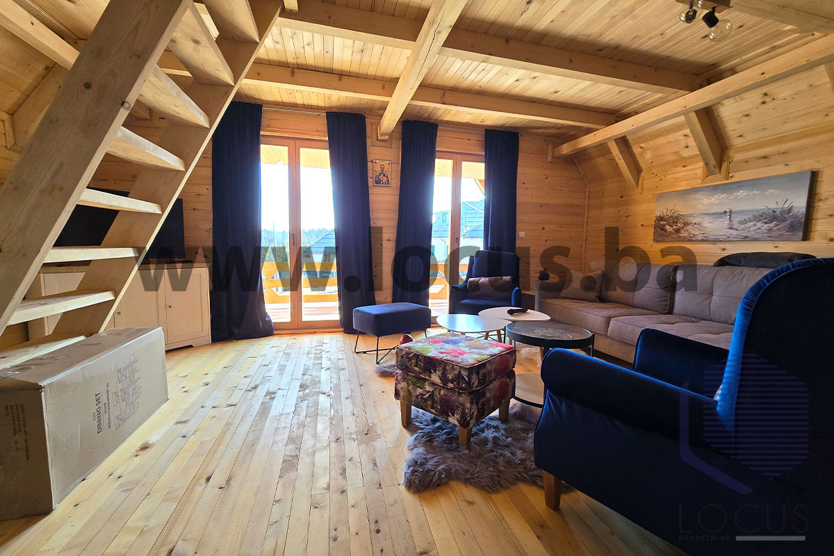LOCUS: Prelijepa vikendica na parceli 4.000m2, Nišići pnk 7
