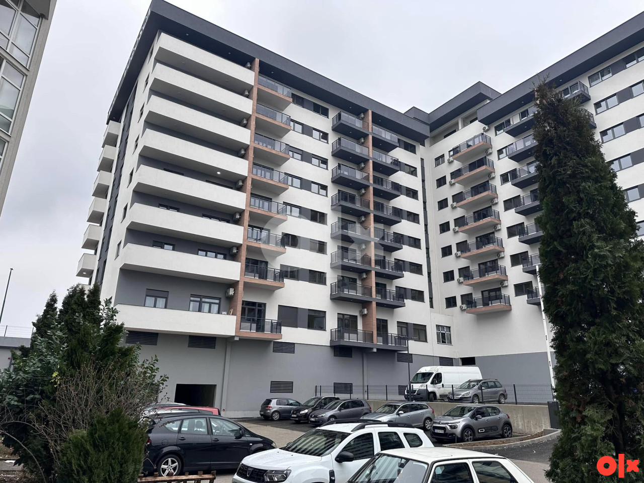 Uknjižena garaža 16 m2 Nova Vogošća