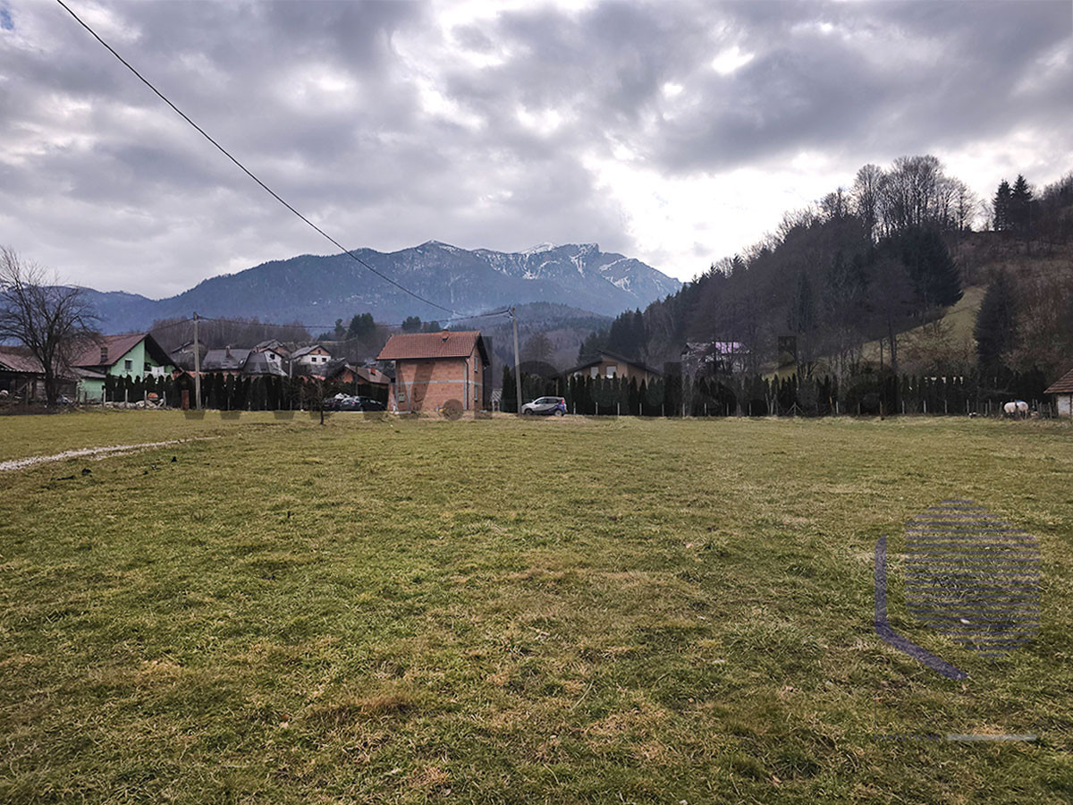 LOCUS:  Atraktivna parcela 2.359m2, Pazarić, Hadžići 2