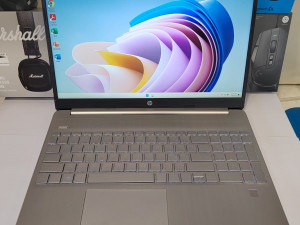 HP 15-fq1800no (I5-1035G4,16GB,SSD 256GB)