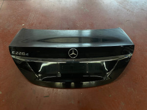 Zadnja hauba Mercedes E W 213 W213