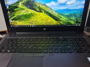 Laptop HP  Zbook G4; i7-7820HQ 32GB RAM; 1TB SSD; Touch Doper