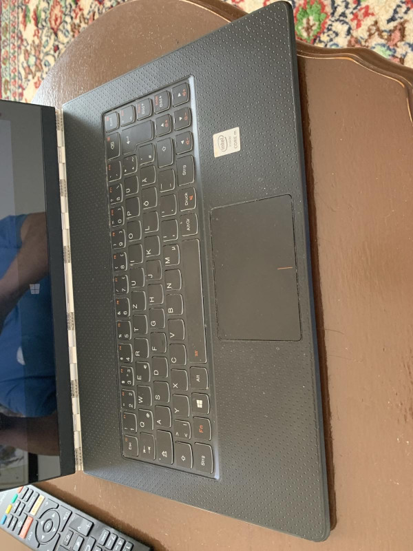 LAPTOP LENOVO