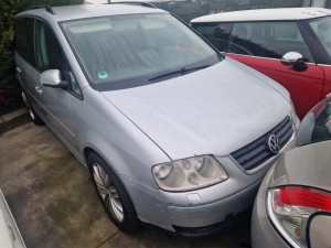 Touran prednji branik