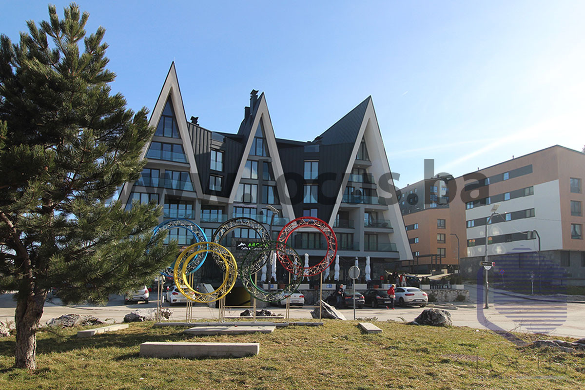 LOCUS: Trosoban apartman i garaža, Babin Do, Bjelašnica 2