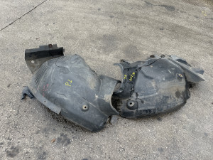 Pvc bkatobran prednji lijevi Mercedes W204