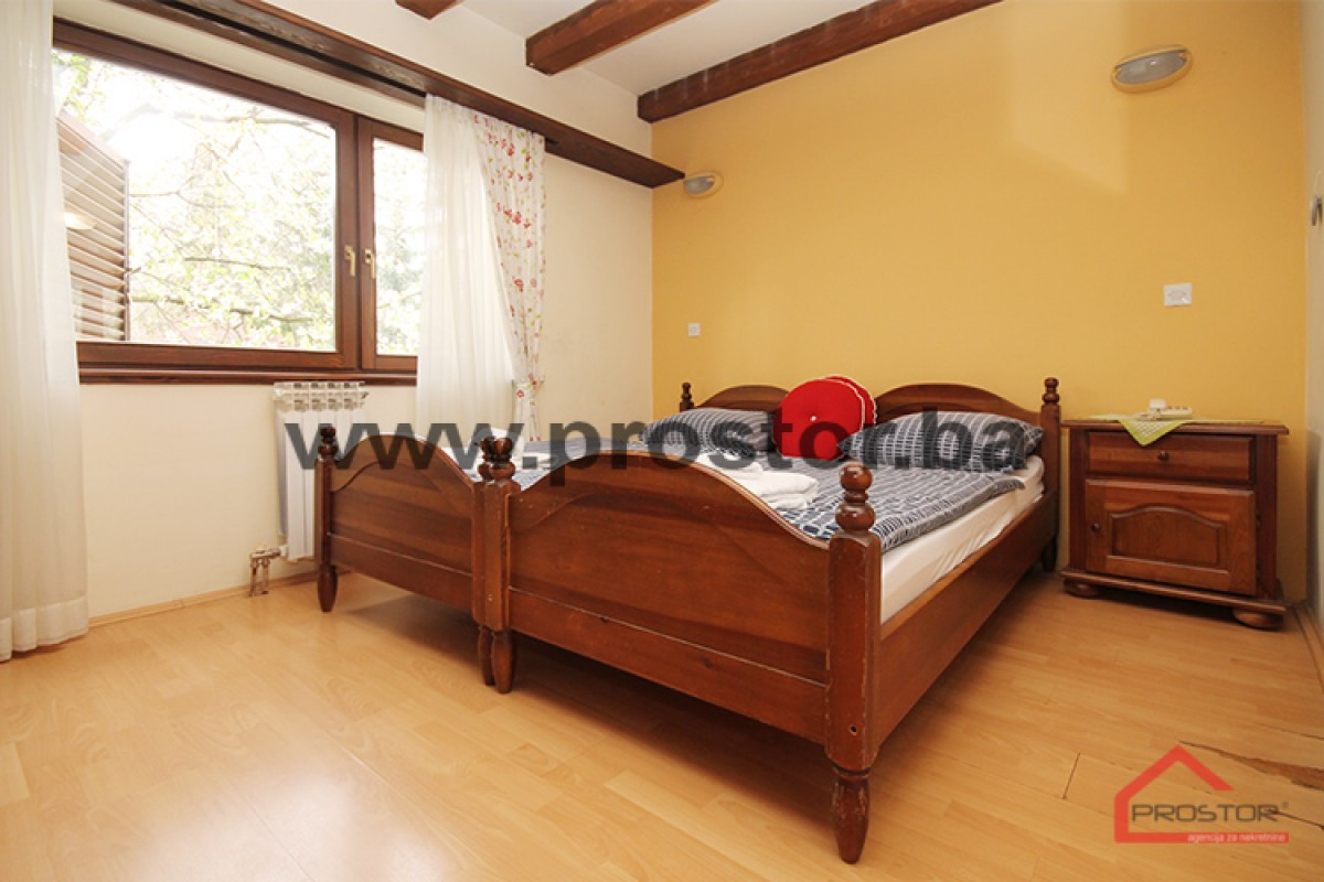 PROSTOR izdaje: Motel, 1000 m2, Faletići 8
