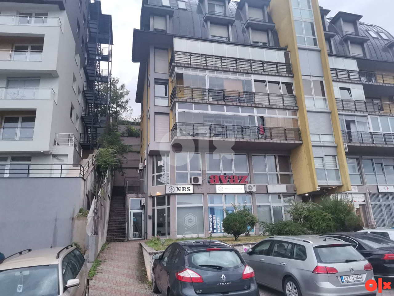 Prodajem iznajmljujem Poslovni prostor zgrada Jabuka 70,77m2 3