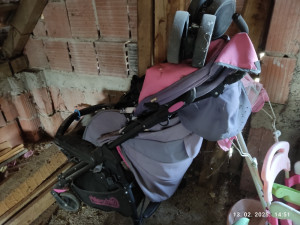 2 kolica, 2 ljulje, autic na baterije, + trotinet,+ 2 bicikl