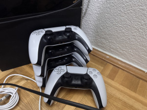 Joystick ps5 super stanje