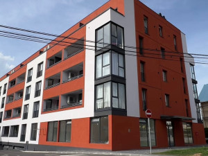 Novogradnja Dobrinja Stan 83m2 + dva garažna mjesta
