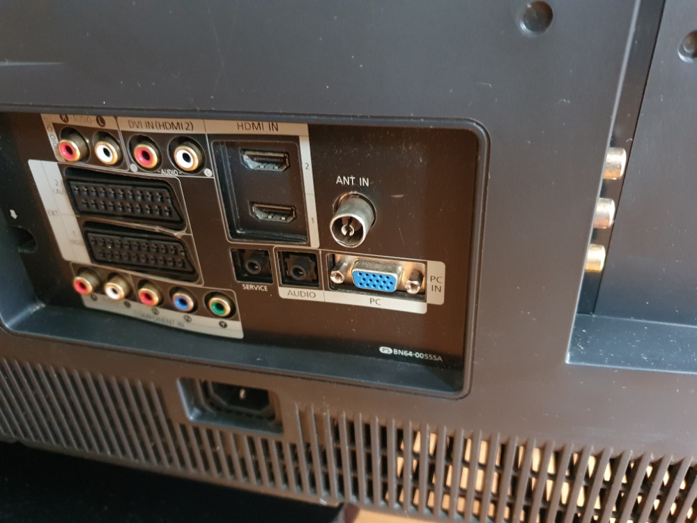 TV Samsung 40 incha (više pod detaljno)
