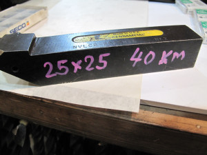 NOZ ZA STRUG 25X25 MM