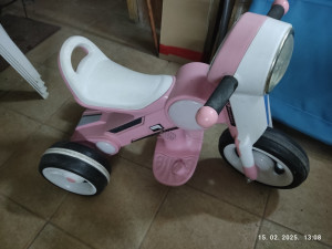 Djeciji  motor na baterije