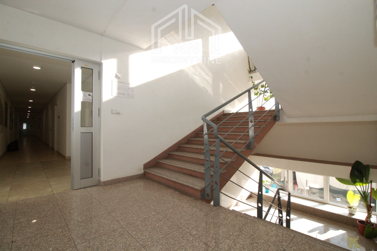 NN Nekretnine : Kancelarije i magacin - Industrijska zona/Ilidža 14