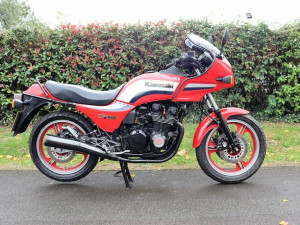 Kawasaki gpz 550 unitrack djelovi dijelovi