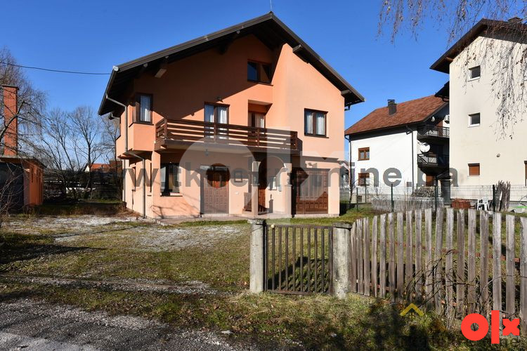 Stambeno poslovni objekat 300 m2, sa garažom, Kalesija