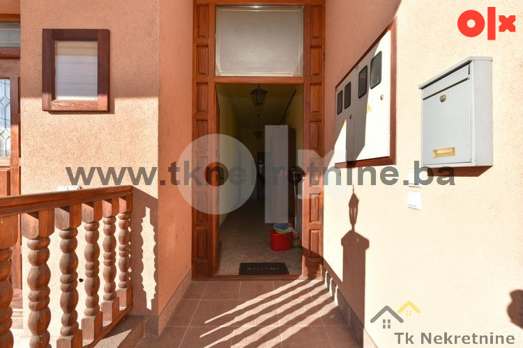 Stambeno poslovni objekat 300 m2, sa garažom, Kalesija