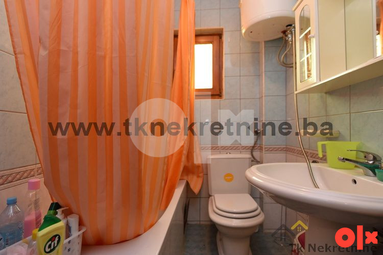 Stambeno poslovni objekat 300 m2, sa garažom, Kalesija