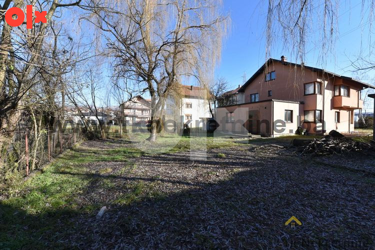 Stambeno poslovni objekat 300 m2, sa garažom, Kalesija