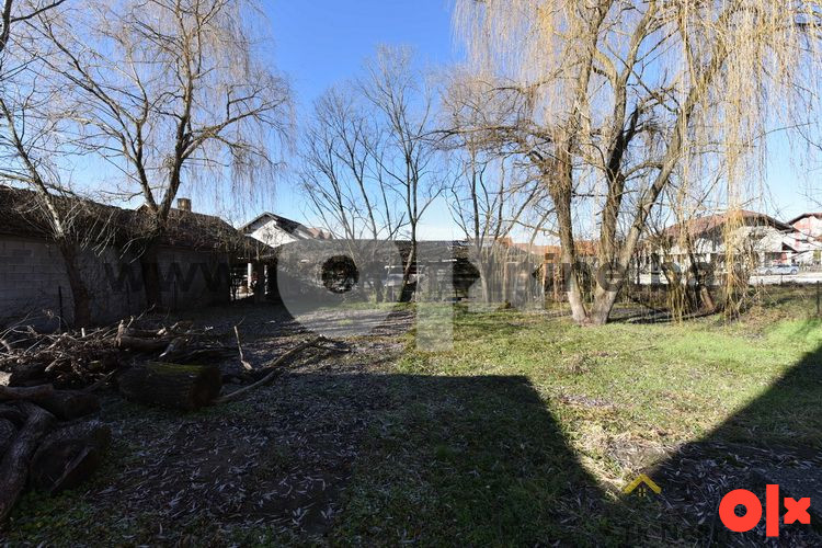 Stambeno poslovni objekat 300 m2, sa garažom, Kalesija