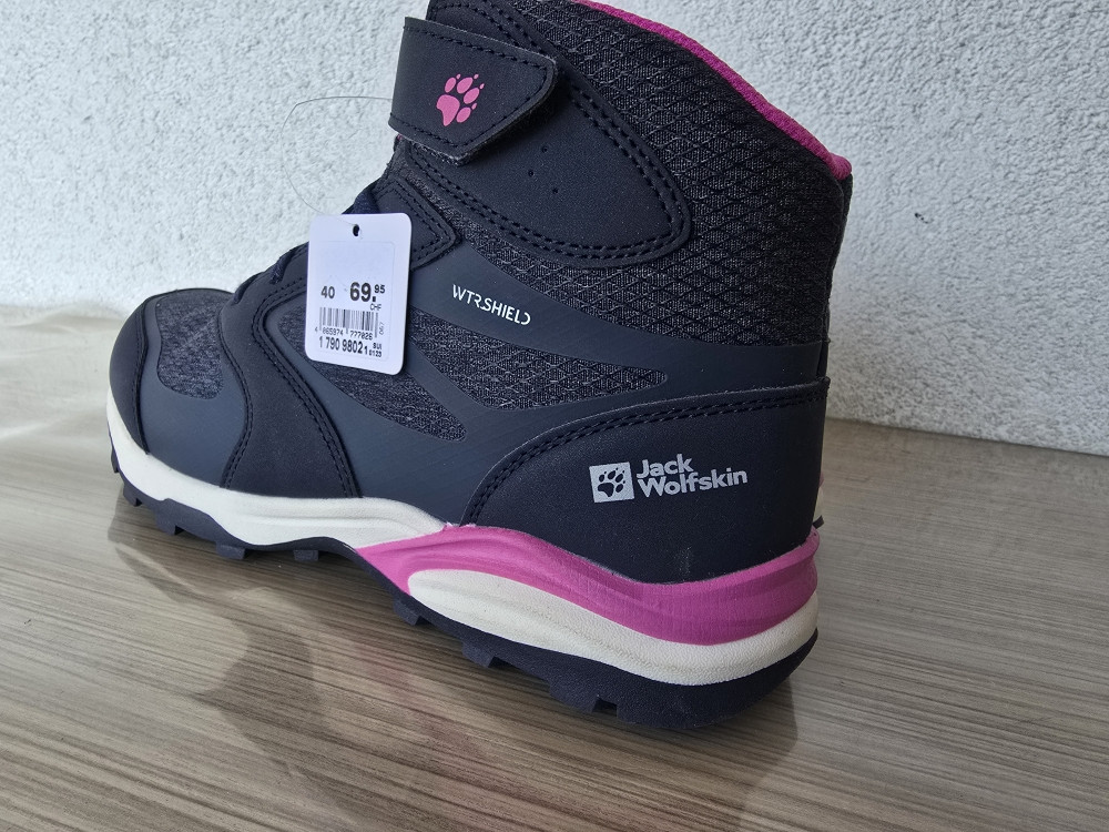 Jack Wolfskin gojzerice waterproof br.40 orginal